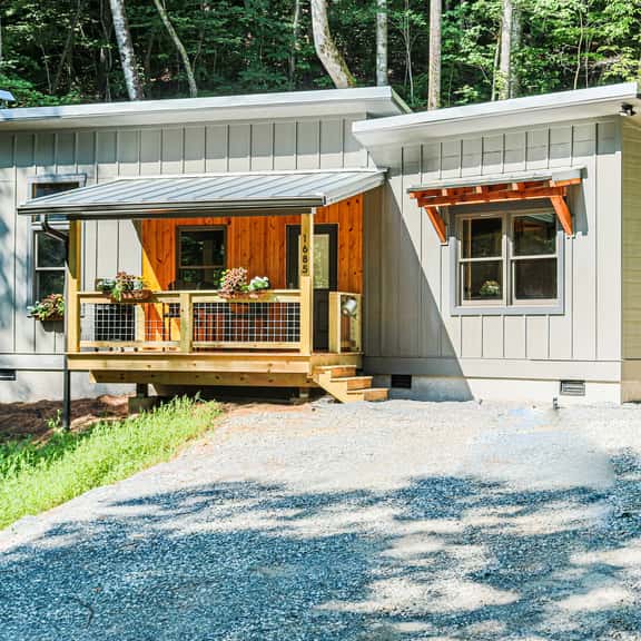Mountain Laurel Hideaway - Image 1