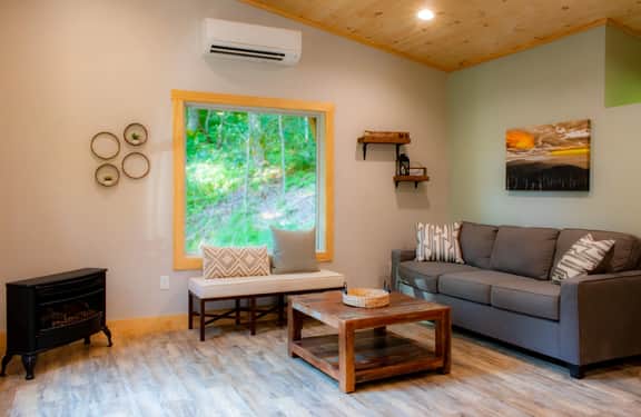 Mountain Laurel Hideaway - Image 2
