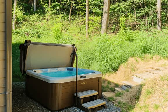 Mountain Laurel Hideaway - Image 3