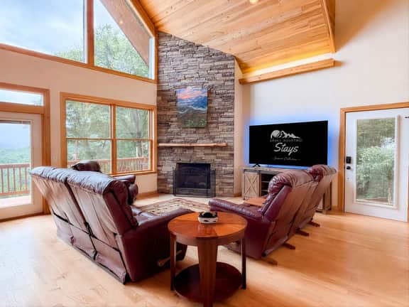 Rocky Face Mountain Hideaway - Image 2